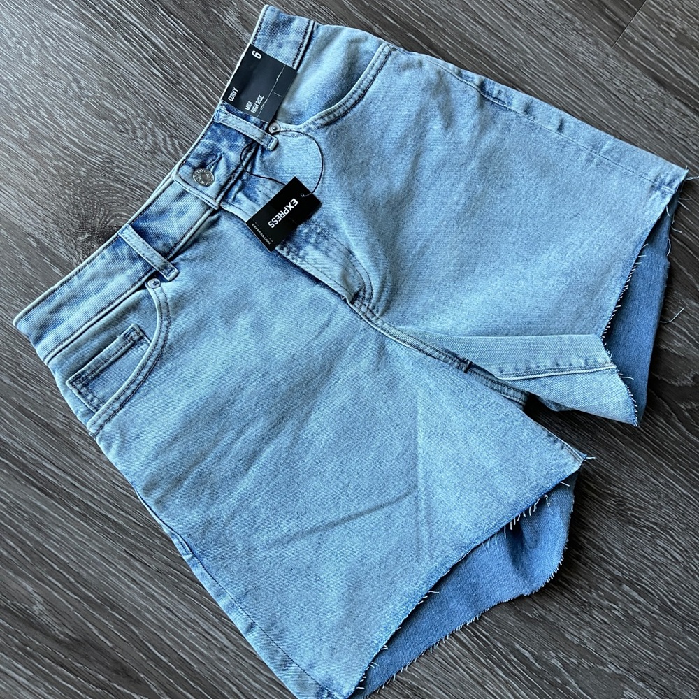 Brand New Express Curvy Midi High Rise Shorts